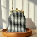 Blanc blanc plaid cloth kiss lock phone bag