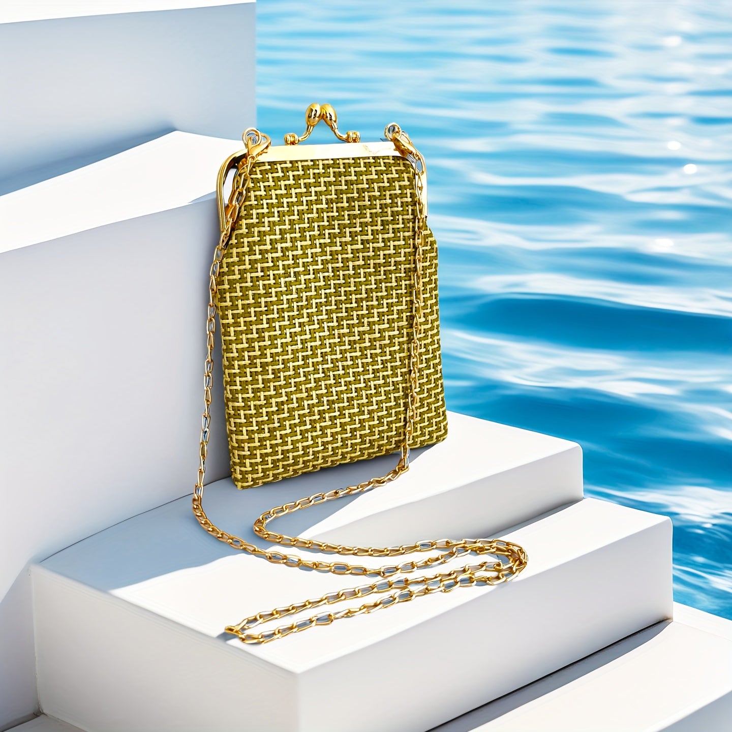 vine  kiss lock phone bag